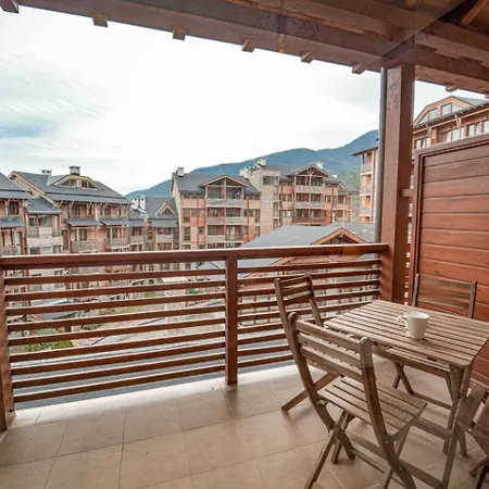 Forest Nest Cozy White Balcony On The Hill *