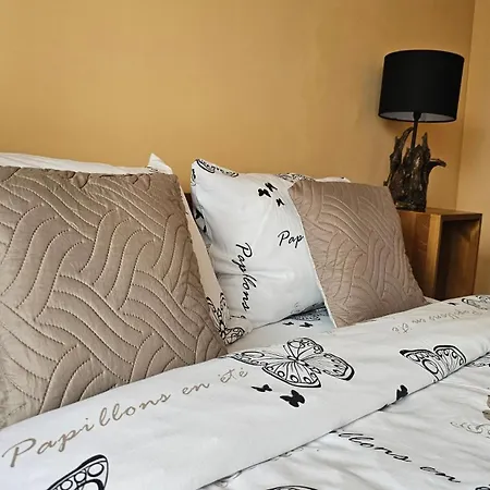 Forest Nest Cozy White Balcony On The Hill *