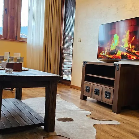 Forest Nest Cozy White Balcony On The Hill Apartman *