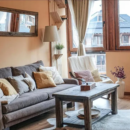 Forest Nest Cozy White Balcony On The Hill