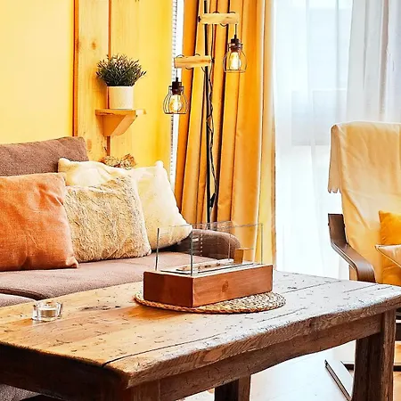 Forest Nest Cozy White Balcony On The Hill Apartamento