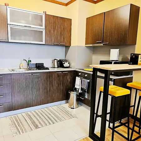 Apartamento Forest Nest Cozy White Balcony On The Hill