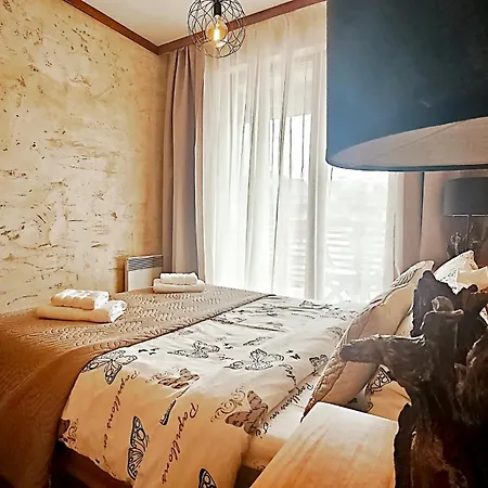 Forest Nest Cozy White Balcony On The Hill Apartamento *