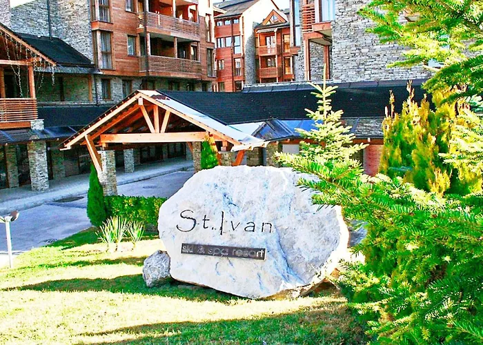 Forest Nest Cozy White Balcony On The Hill 公寓